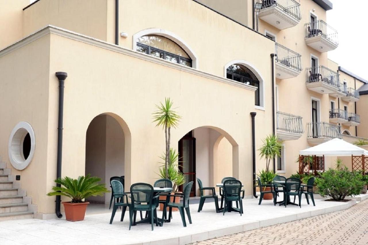 מרטינה פרנקה Hotel Villa Rosa מראה חיצוני תמונה