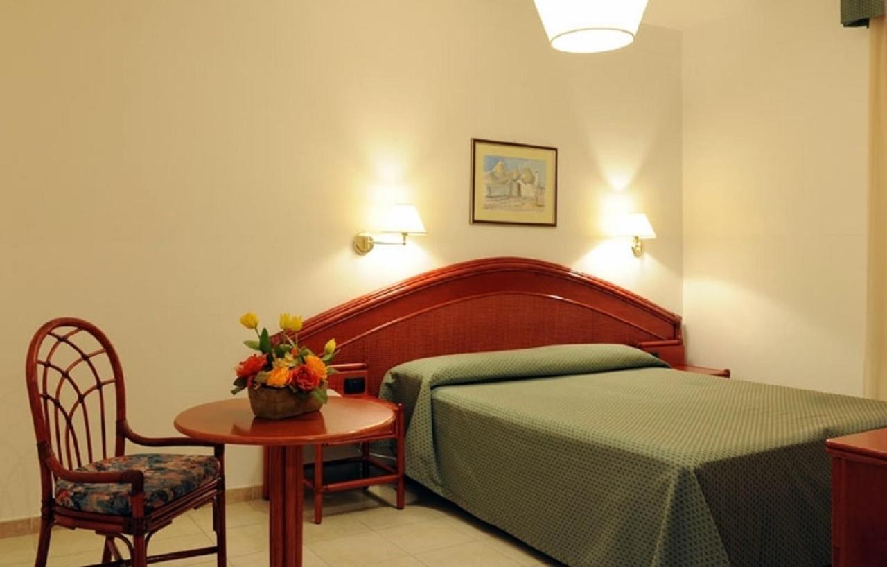 מרטינה פרנקה Hotel Villa Rosa מראה חיצוני תמונה